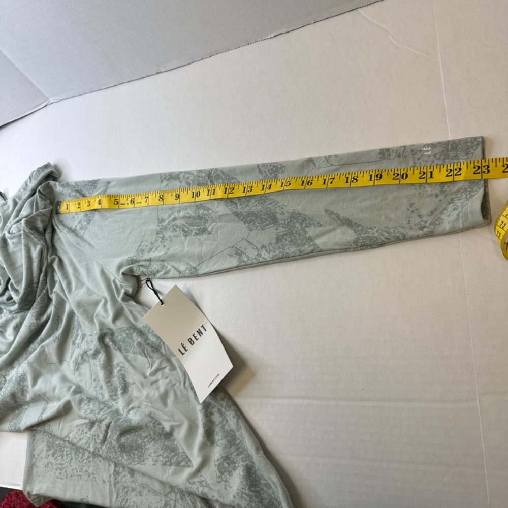 LE BENT Womens Long Sleeve Fractal Midweight High Roller in sea foam size Medium - Picture 9 of 10